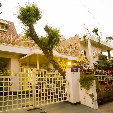 Bed and Breakfast Safarnama Agra